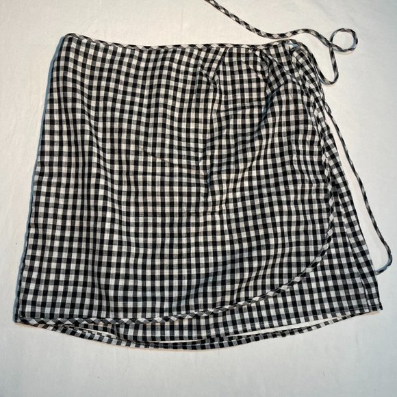 Honey Punch Black/white Gingham Side Tie Wrap Skirt - Picture 3 of 8